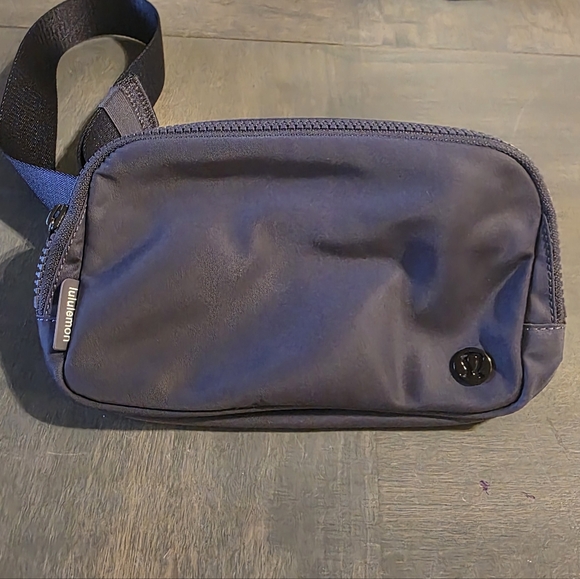 SOLD Lululemon Belt Bag 1L - Picture 1 of 7